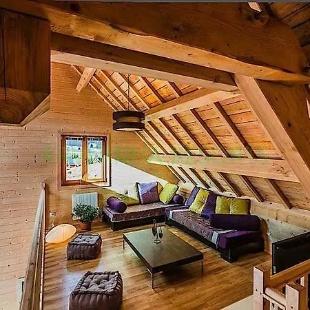 Le Petit Nid Zen Hébergement de vacances Chambon-sur-Lac